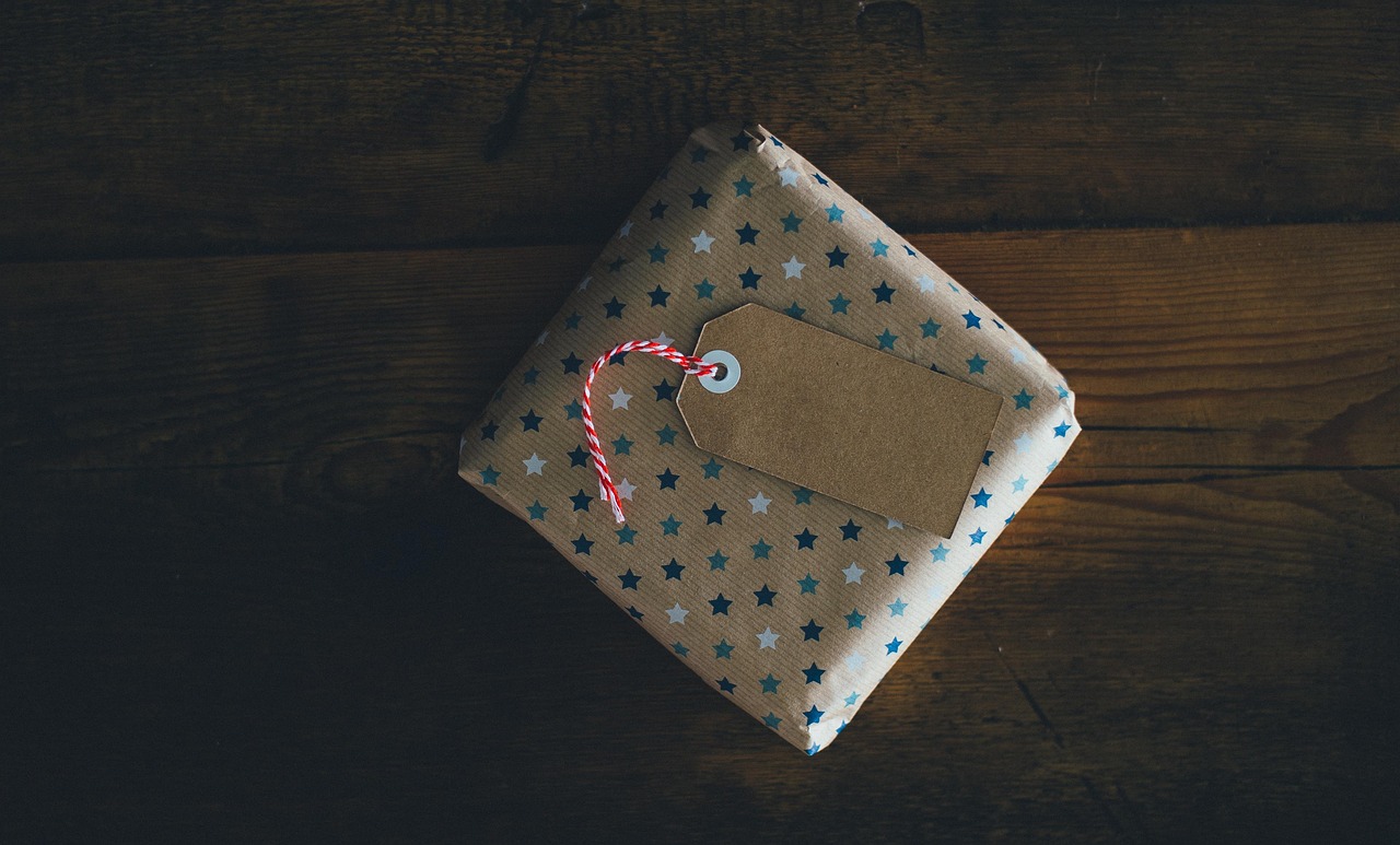 Tissue paper arranged in the top of a gift bag
